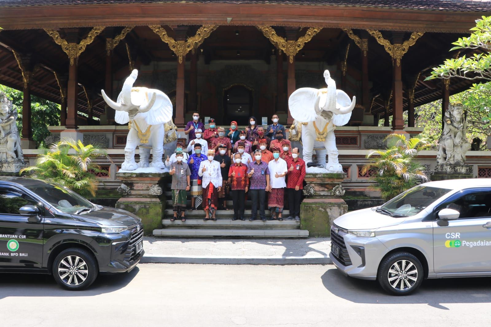 podiumnews.com-BPD dan Pegadaian Salurkan CSR Dua Mobil Operasional MDA